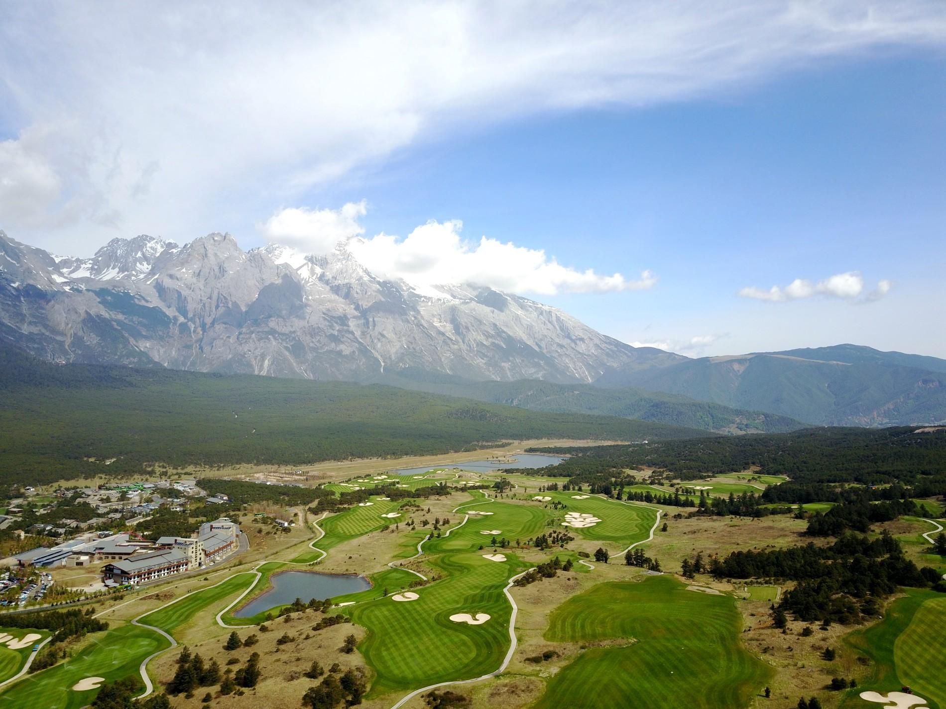 Jade Dragon Snow Mountain Golf